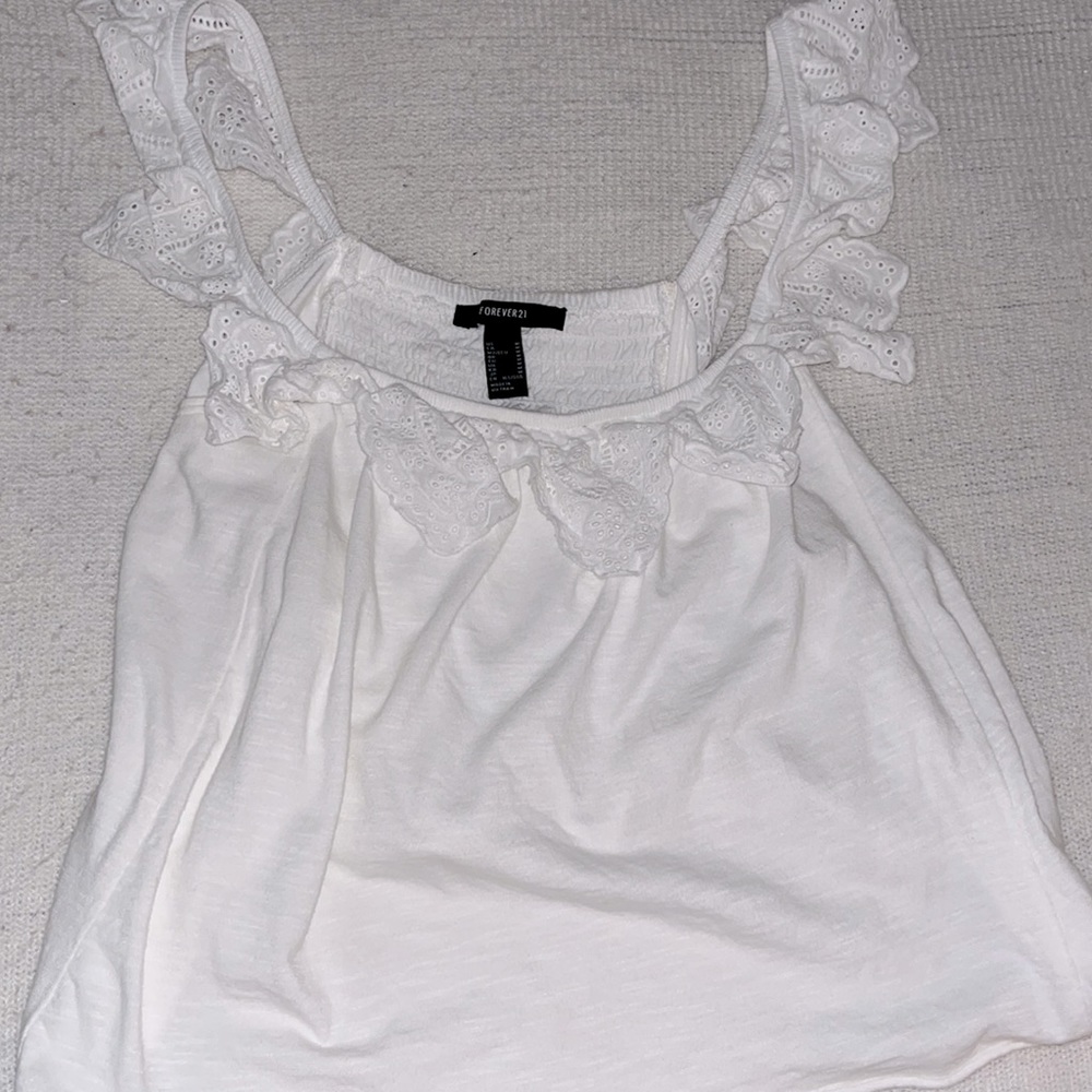 Adorable white top for summer!